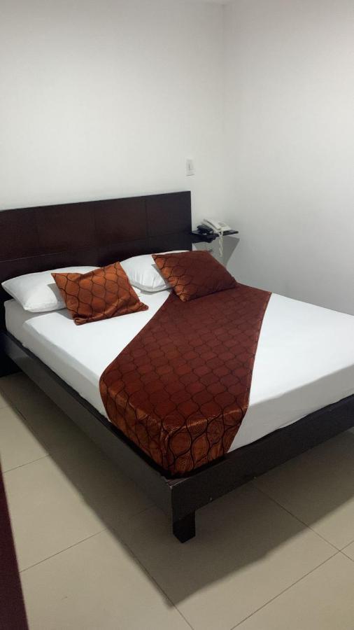 Hotel Castellon Plaza Pereira Exteriör bild
